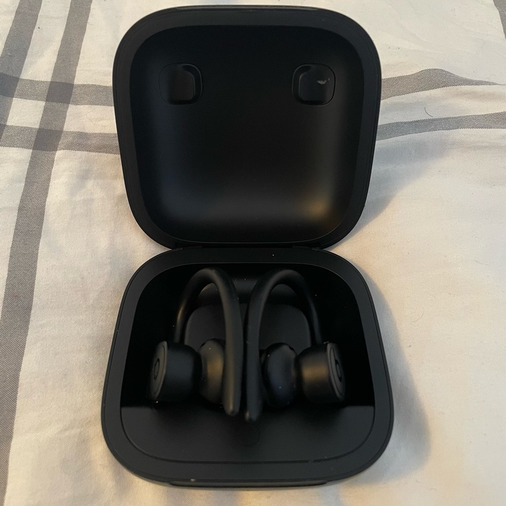 Beats Powerbeats pro